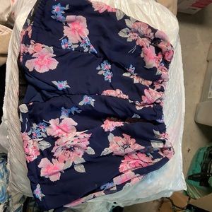 Medium elastic waist floral shorts